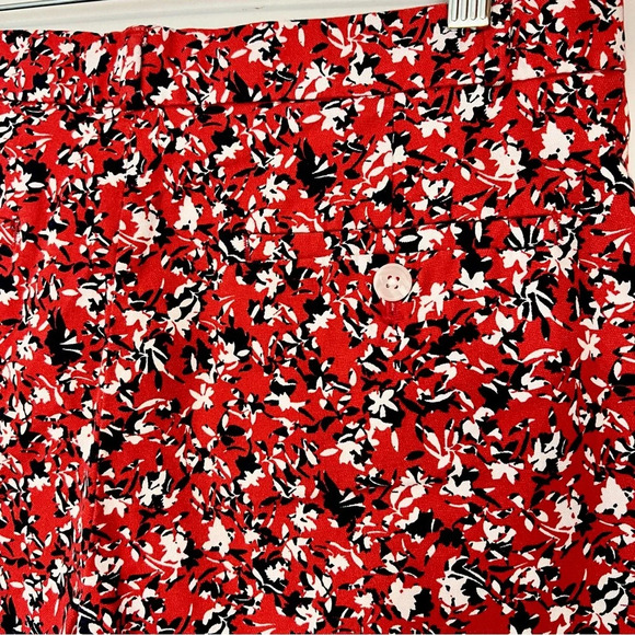Banana Republic Floral Print Shorts Red Black White Cotton Blend Womens Size 4 - Picture 9 of 10